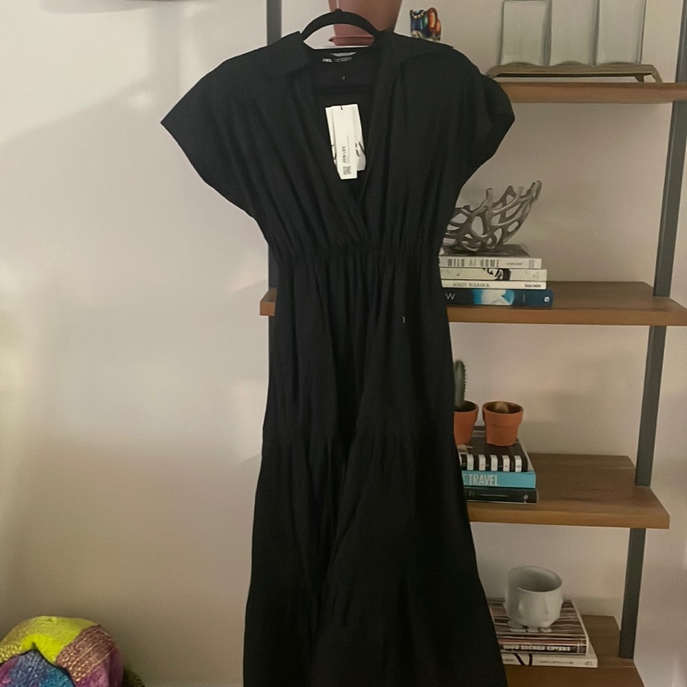 Zara brand new black cotton maxi dress. Collar. Super cute. Size small.